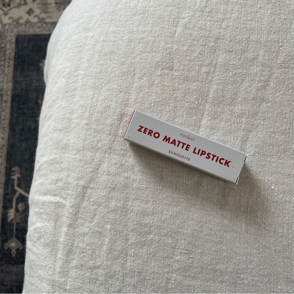 rom&nd Zero Matte Lipstick Red Silhoutte - Picture 6 of 6